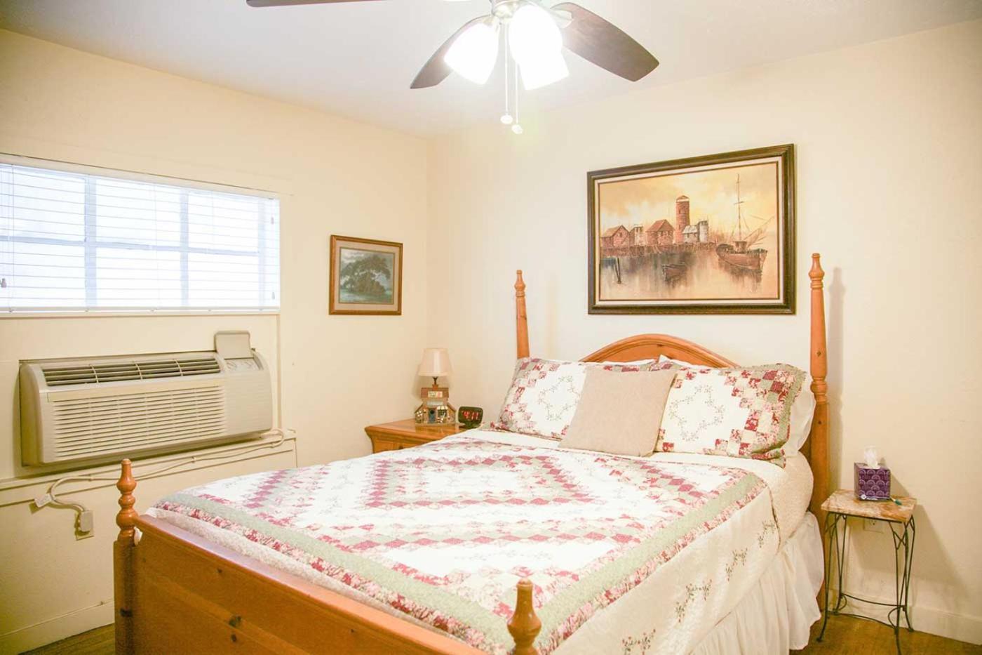 Shiner Country Inn ภายนอก รูปภาพ